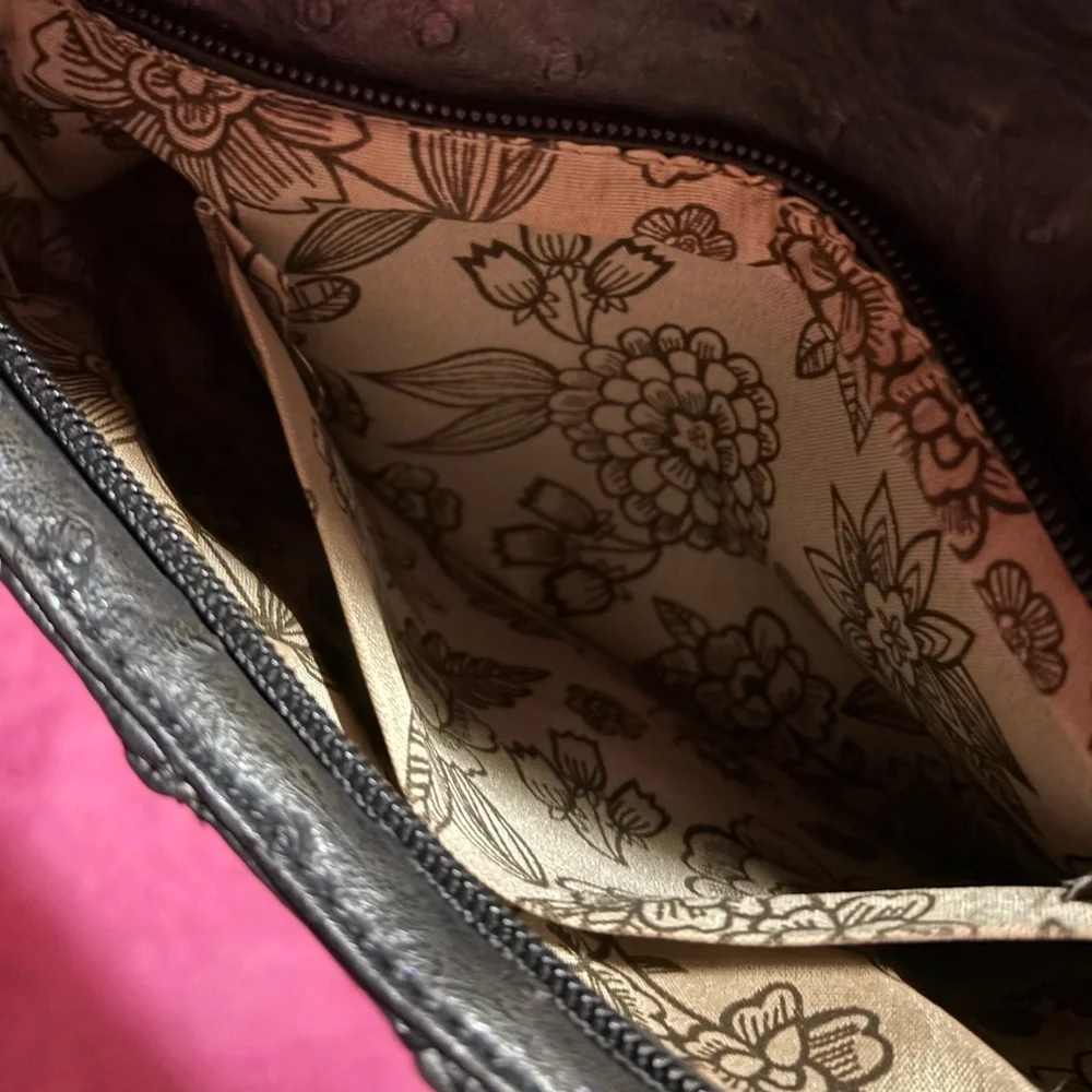 Timeless Envelope Clutch - Picture 8 of 9